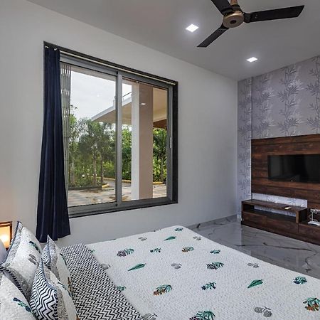 Saffronstays Odyssey, Karjat - 10 Acres Pet-Friendly Estate With Swimming Pool Chinchavli 외부 사진