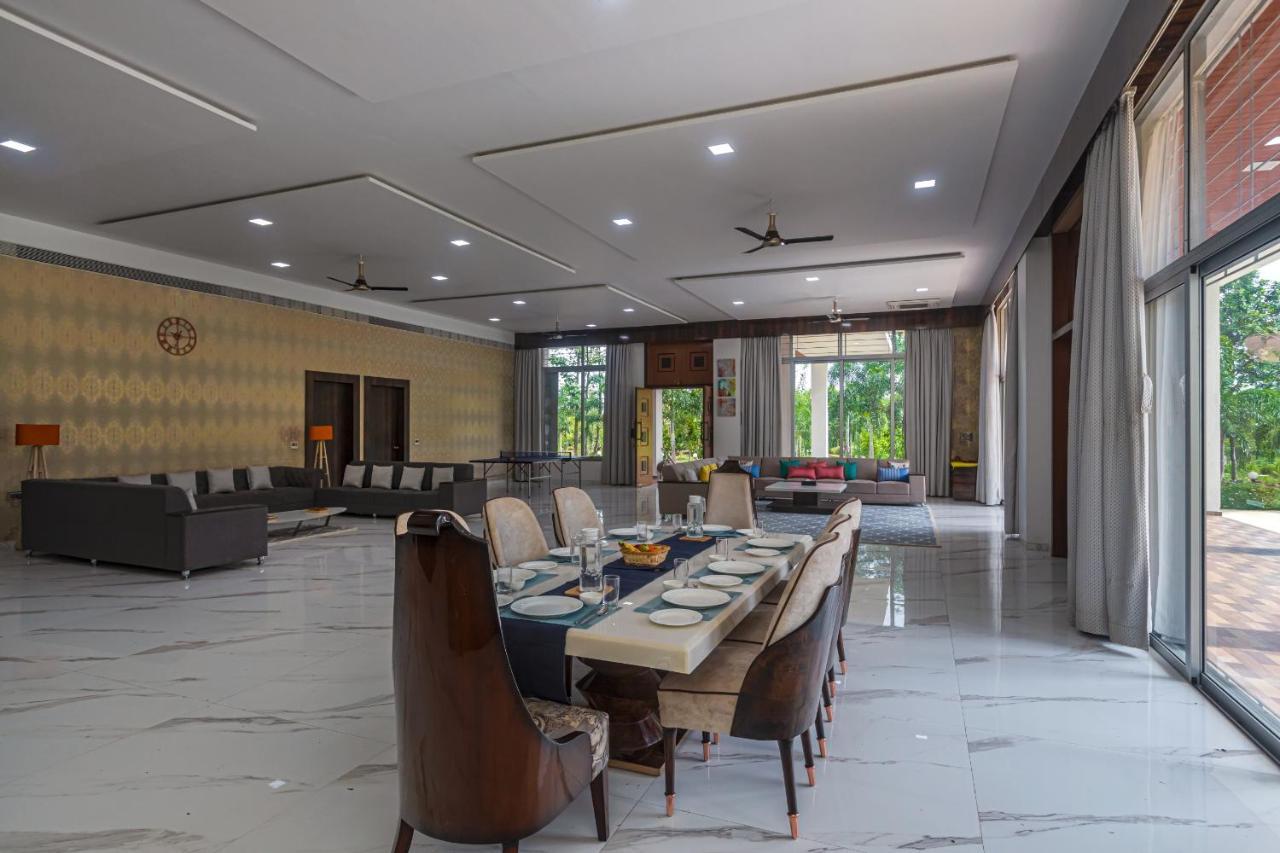 Saffronstays Odyssey, Karjat - 10 Acres Pet-Friendly Estate With Swimming Pool Chinchavli 외부 사진