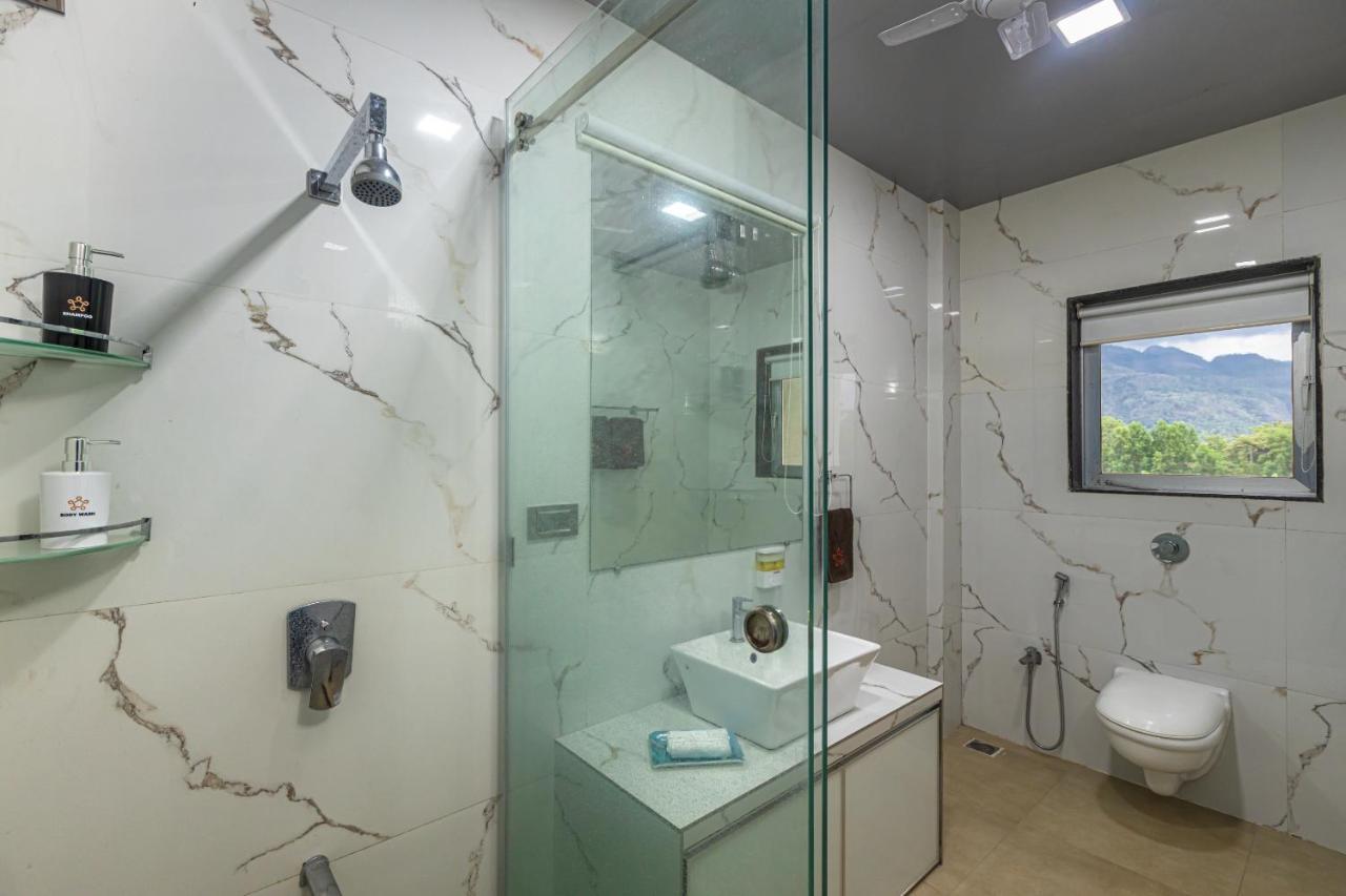 Saffronstays Odyssey, Karjat - 10 Acres Pet-Friendly Estate With Swimming Pool Chinchavli 외부 사진